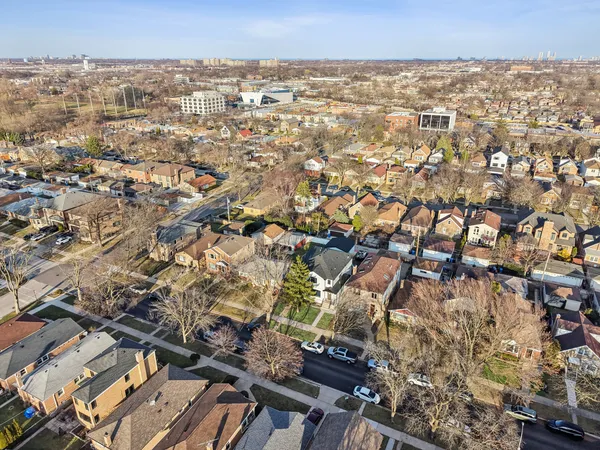 $1,595,000 | 6235 North Kedvale Avenue, Chicago, IL 60646