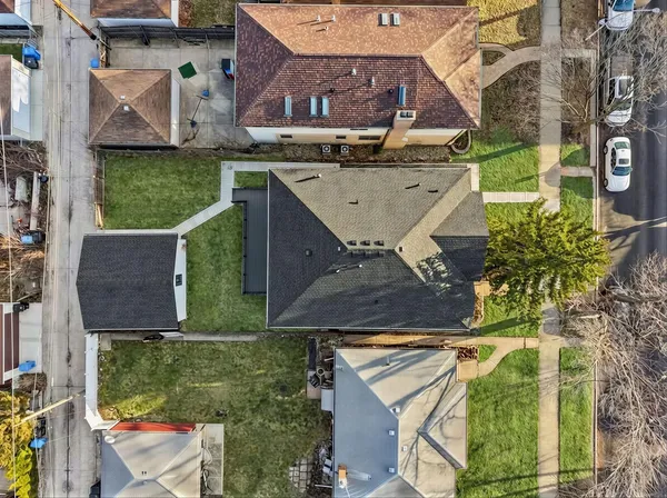 $1,595,000 | 6235 North Kedvale Avenue, Chicago, IL 60646