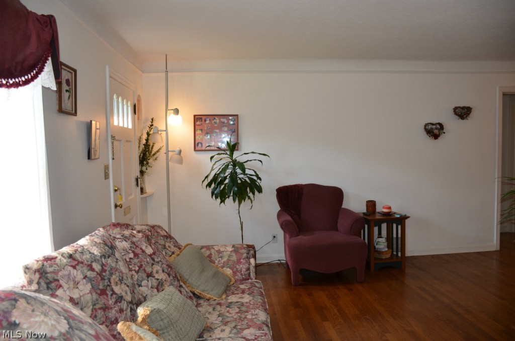 1564 Edgefield Road Lyndhurst, OH 44124 - Photo 4 of 22