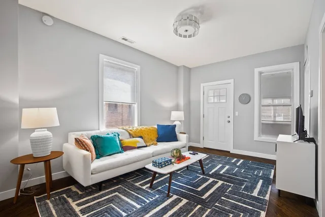 $2,250 | 1807 West North Avenue, Unit 2R, Chicago, IL 60622