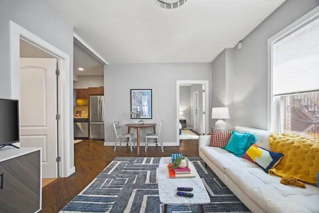 $2,250 | 1807 West North Avenue, Unit 2R, Chicago, IL 60622