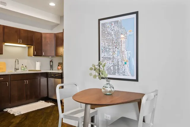 $2,250 | 1807 West North Avenue, Unit 2R, Chicago, IL 60622