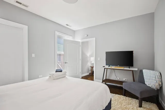 $2,250 | 1807 West North Avenue, Unit 2R, Chicago, IL 60622