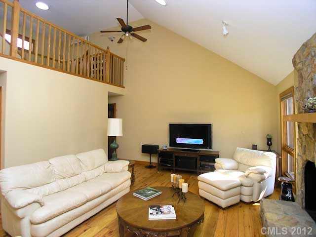 524 Raintree Drive Matthews, NC 28104 - Photo 3 of 16 Gallery Image 3
