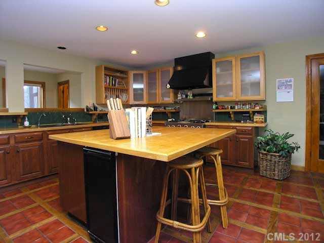524 Raintree Drive Matthews, NC 28104 - Photo 4 of 16 Gallery Image 4