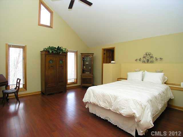524 Raintree Drive Matthews, NC 28104 - Photo 7 of 16 Gallery Image 7