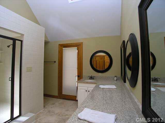 524 Raintree Drive Matthews, NC 28104 - Photo 8 of 16 Gallery Image 8