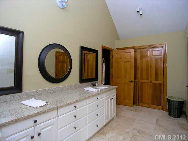 524 Raintree Drive Matthews, NC 28104 - Photo 9 of 16 Gallery Image 9