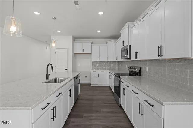 $395,000 | 1076 Channel Drop Loop, Zebulon, NC 27597