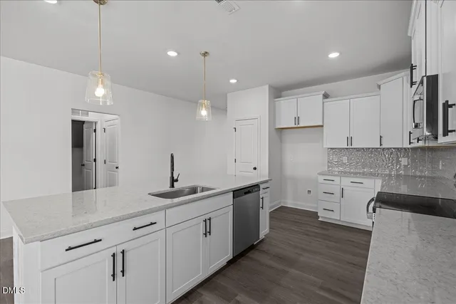 $395,000 | 1076 Channel Drop Loop, Zebulon, NC 27597