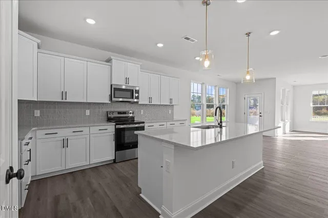 $395,000 | 1076 Channel Drop Loop, Zebulon, NC 27597