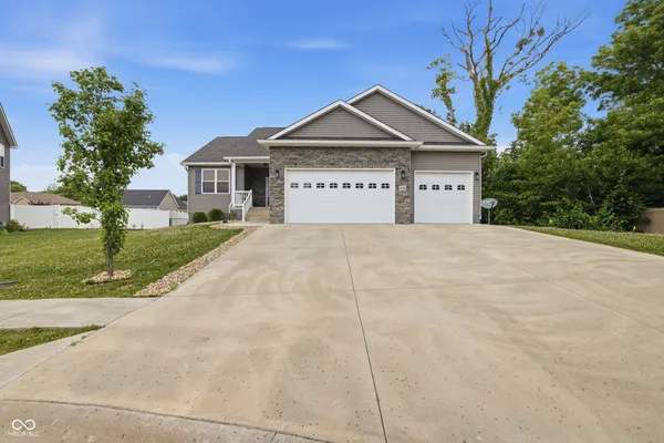 $470,000 | 128 Woods Edge Boulevard, Greencastle, IN 46135