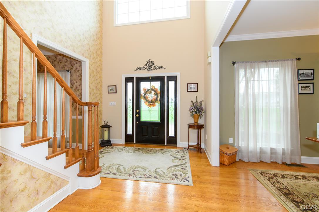 577 Lefevre Road Easton, PA 18040 - Photo 5 of 30 a view of a living room