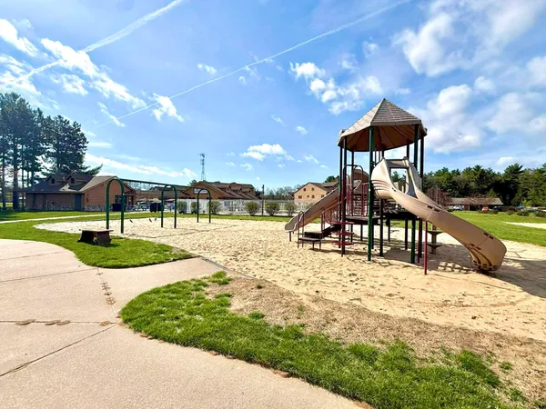 $279,900 | 1824-2 Parkland Drive, Unit 602, Arkdale, WI 54613