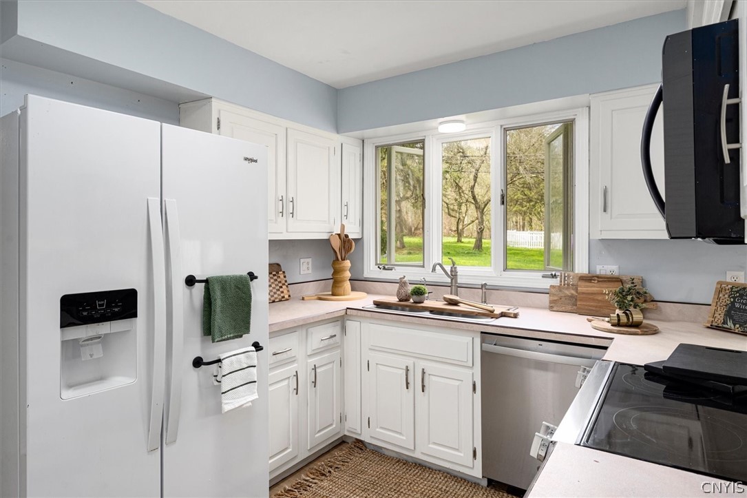 9217 Red Hill Road New Hartford, NY 13413 - Photo 3 of 49