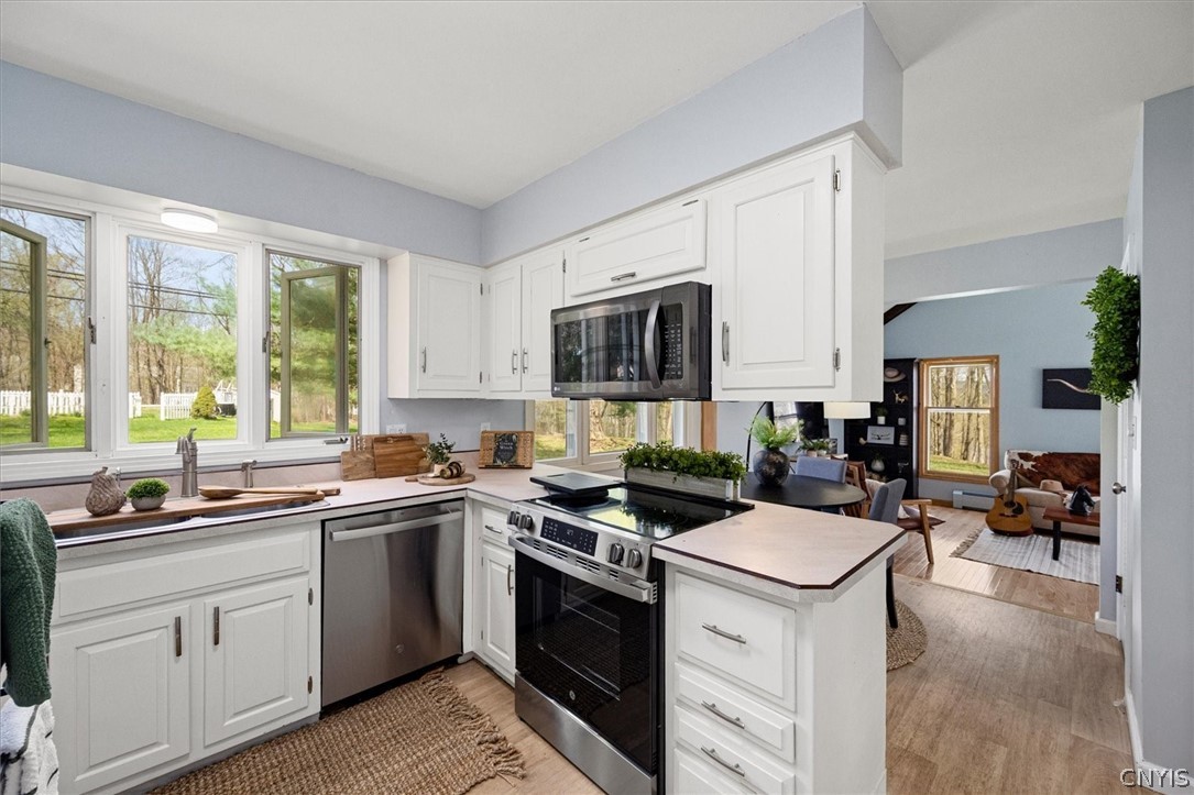 9217 Red Hill Road New Hartford, NY 13413 - Photo 4 of 49