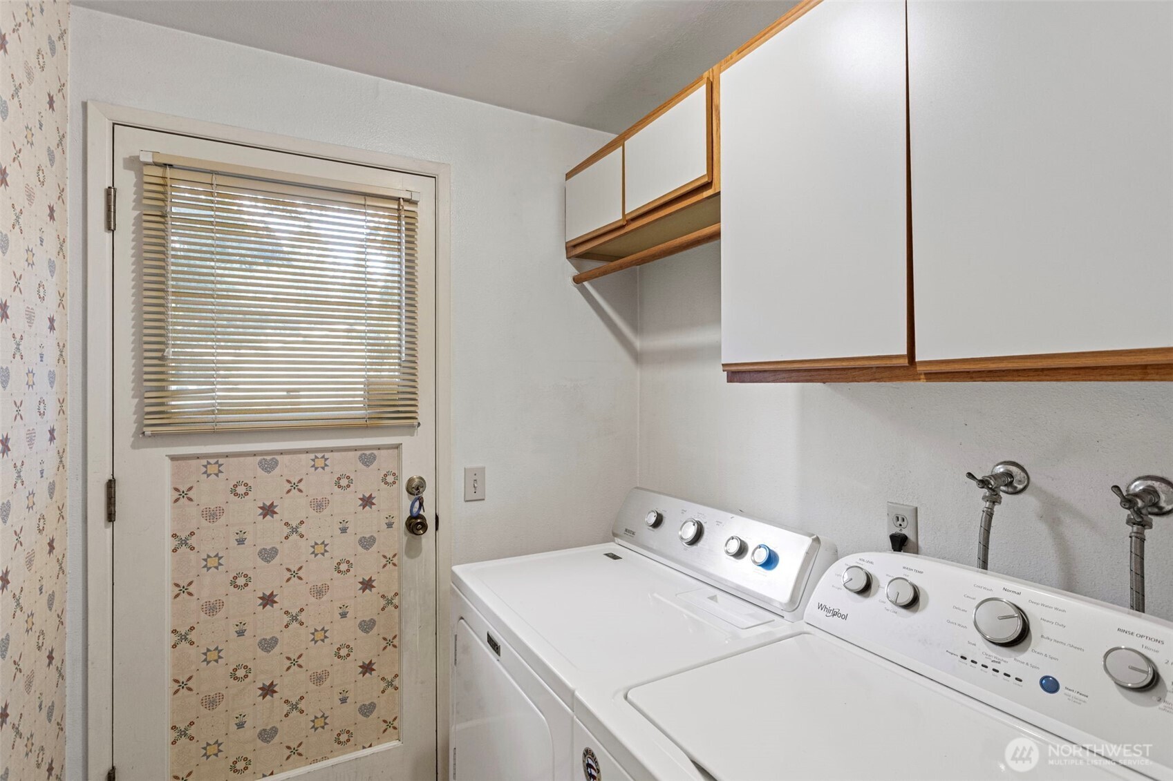 32321 44th Place Southwest Federal Way, WA 98023 - Photo 20 of 37 a utility room with dryer and washer