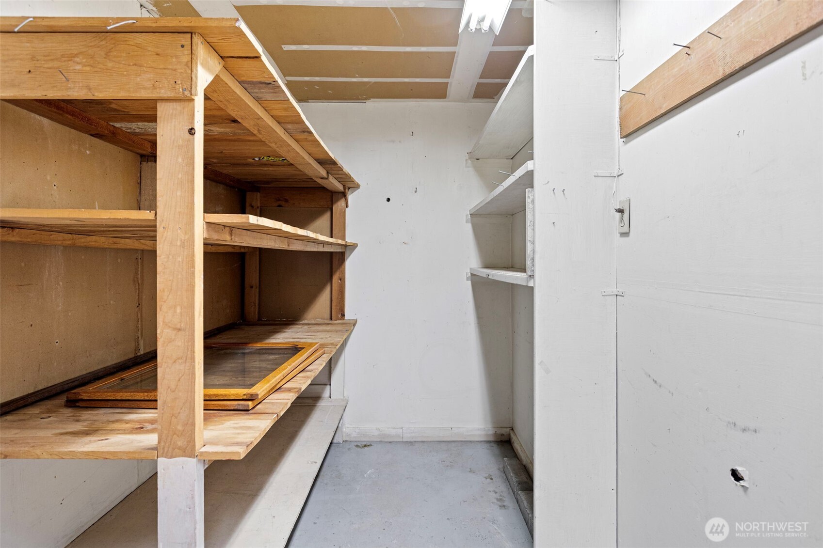 32321 44th Place Southwest Federal Way, WA 98023 - Photo 28 of 37 a view of walk in closet