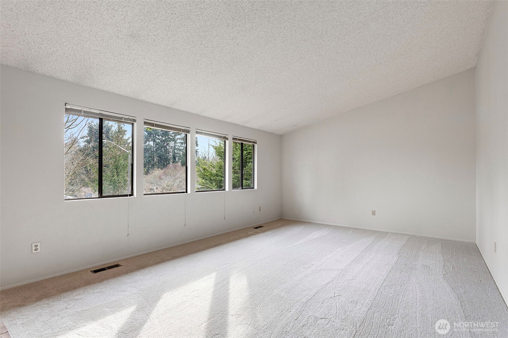 32321 44th Place Southwest Federal Way, WA 98023 - Photo 6 of 37 a view of an empty room with a window