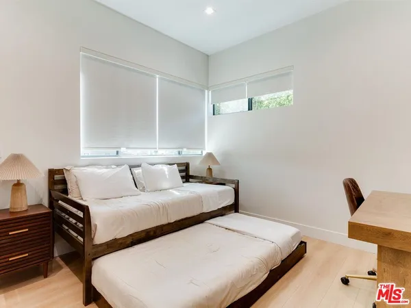 $14,999 | 5929 Hesperia Avenue, Encino, CA 91316