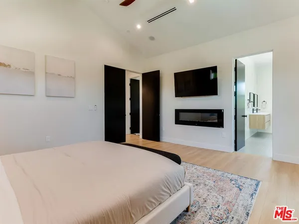 $14,999 | 5929 Hesperia Avenue, Encino, CA 91316