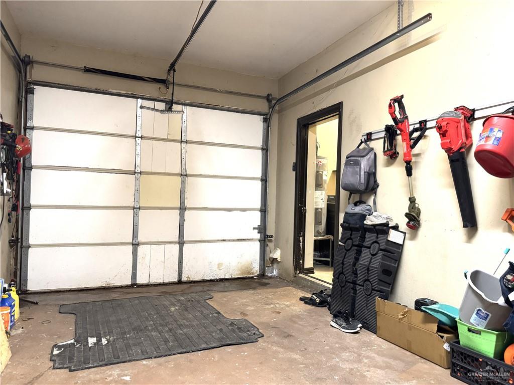 6105 South Mars Lane Pharr, TX 78577 - Photo 36 of 45 a view of a interior of house