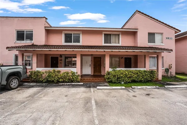 $2,400 | 8033 Lake Drive, Unit 203, Doral, FL 33166