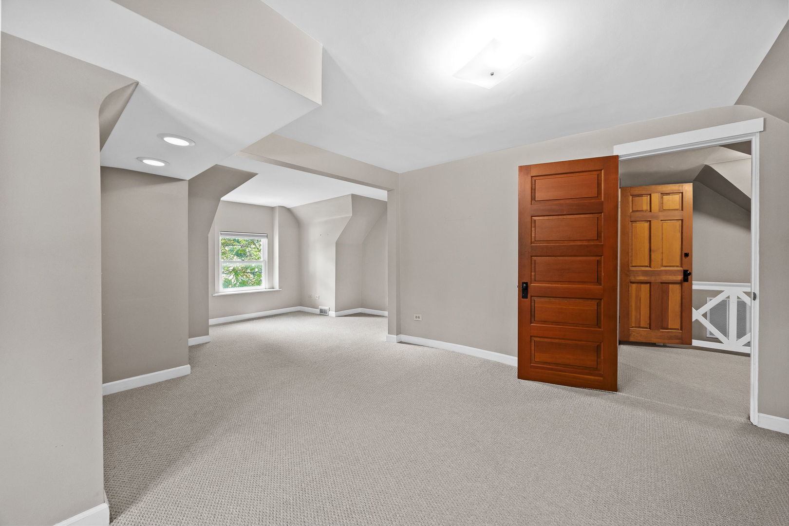 350 North Delaplaine Road Riverside, IL 60546 - Photo 27 of 50 Gallery Image 27