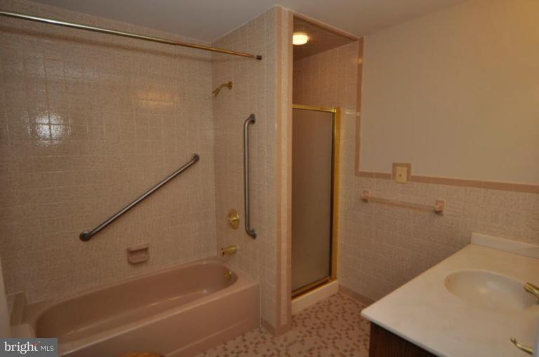 8056 Fairfax Road Alexandria, VA 22308 - Photo 14 of 14 Master Bath