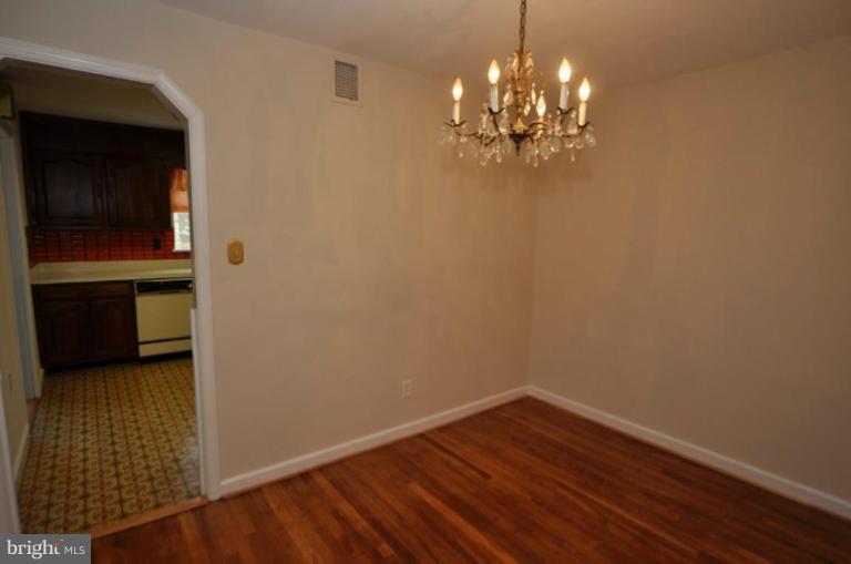 8056 Fairfax Road Alexandria, VA 22308 - Photo 7 of 14 Breakfast Area