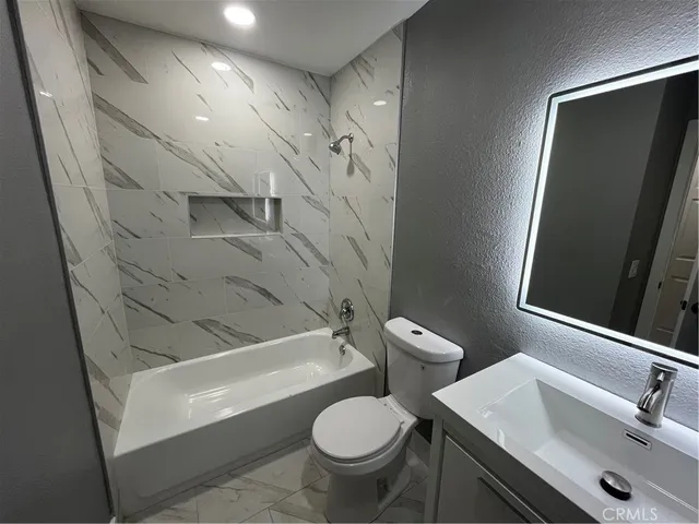 $1,800 | 2405 Tahoe Circle, Unit B, Hemet, CA 92545