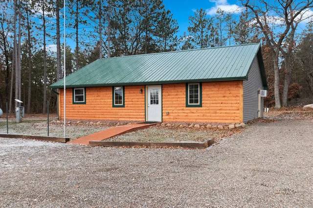 $260,000 | N9751 Parkway Road, Stephenson, WI 54114