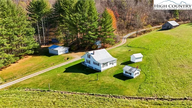 a view of an outdoor space