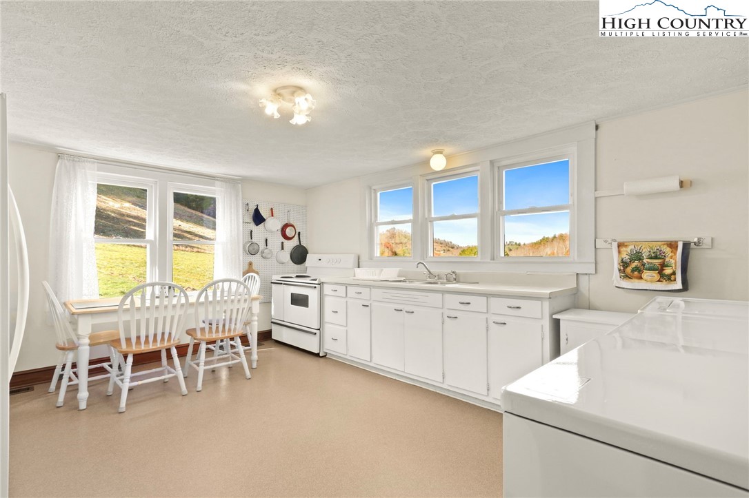 226 Loves Knob Road Sugar Grove, NC 28679 - Photo 34 of 50