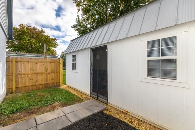 $89,950 | 807 West Washington Street, Warren, IL 61087