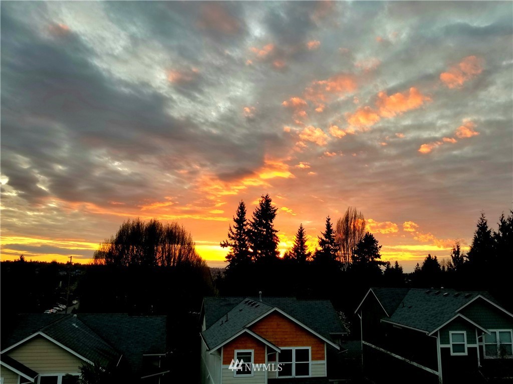 1218 Dayton Place Northeast Renton, WA 98056 - Photo 2 of 35 Gallery Image 2