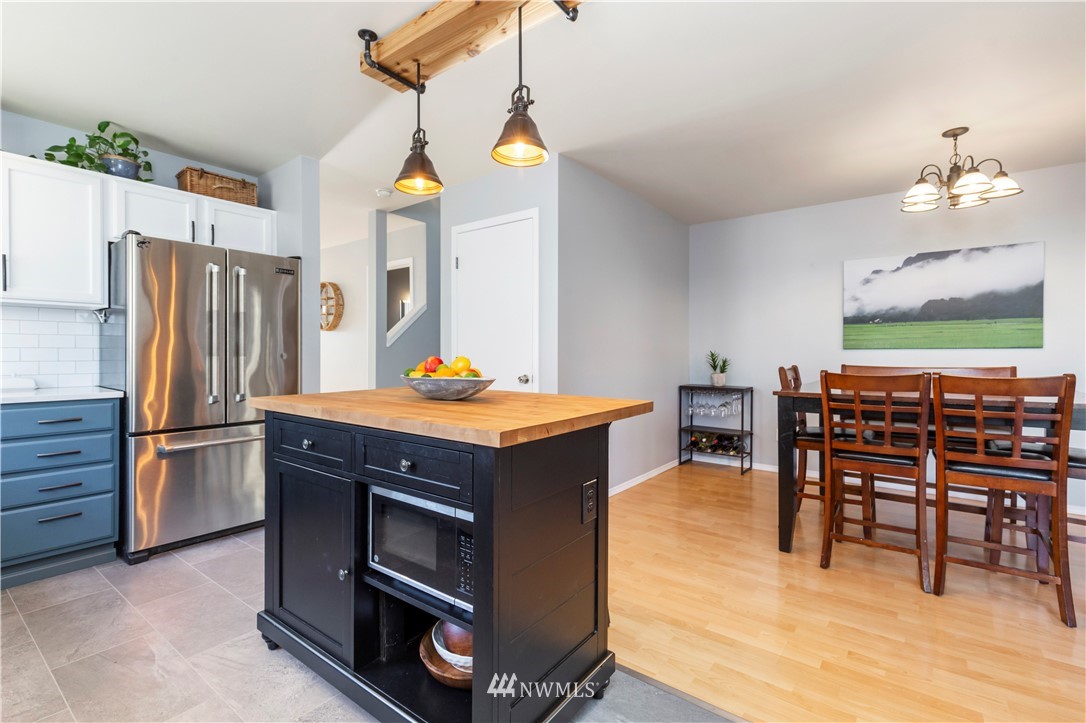 1218 Dayton Place Northeast Renton, WA 98056 - Photo 11 of 35 Gallery Image 11