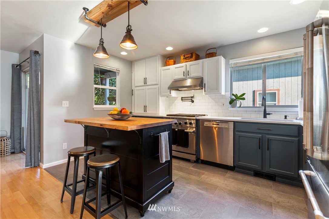 1218 Dayton Place Northeast Renton, WA 98056 - Photo 9 of 35 Gallery Image 9