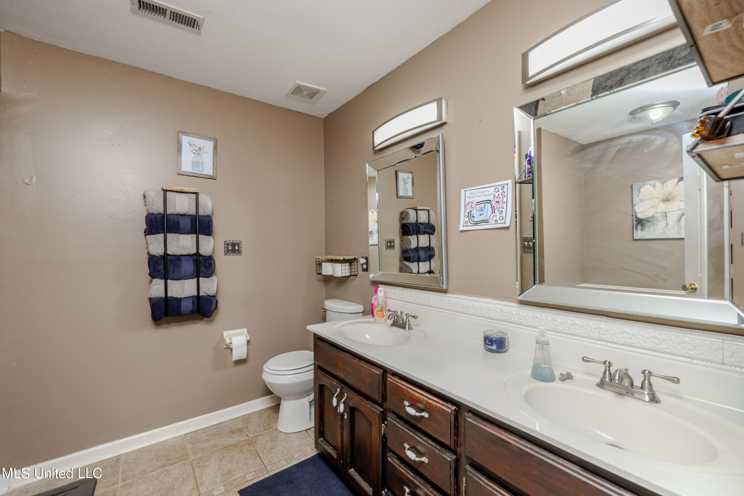 2701 Malone Road Nesbit, MS 38651 - Photo 18 of 50 Primary Bathroom