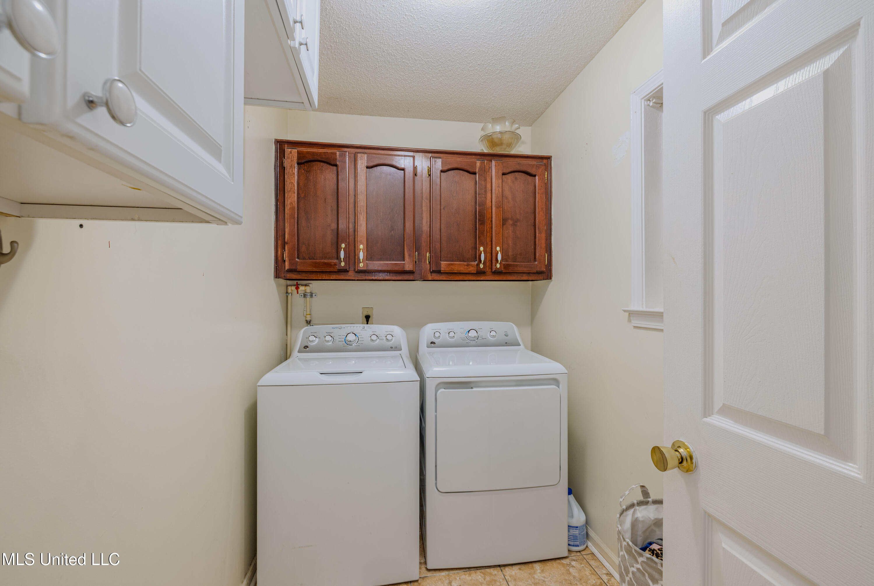 2701 Malone Road Nesbit, MS 38651 - Photo 27 of 50 Laundry Room