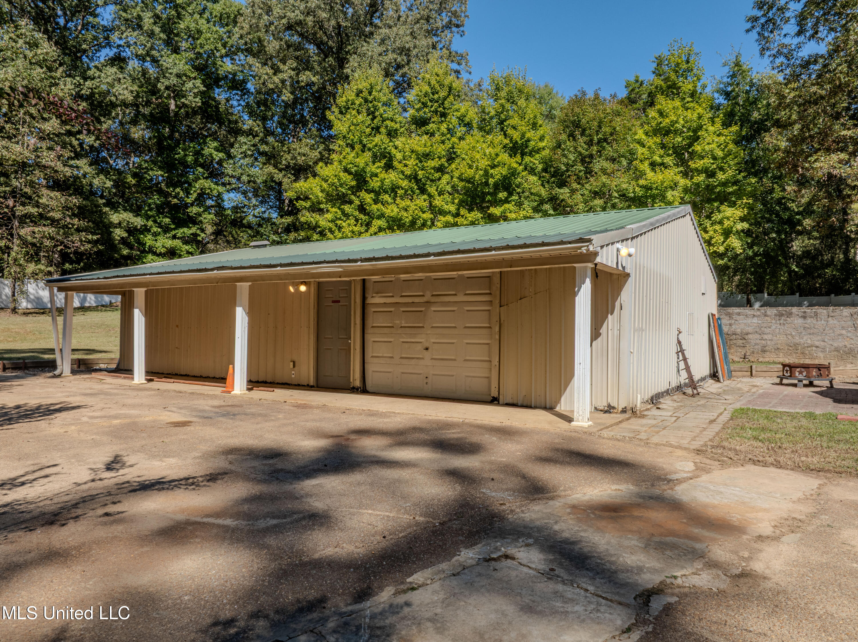 2701 Malone Road Nesbit, MS 38651 - Photo 29 of 50 Workshop