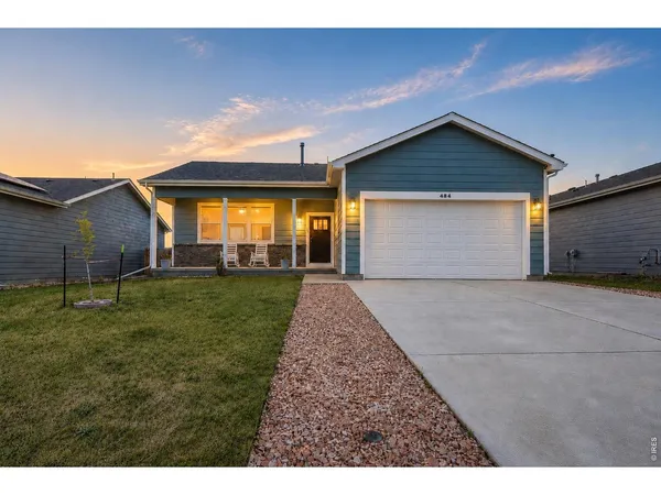$395,000 | 484 South 3rd Avenue, Deer Trail, CO 80105