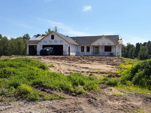 $779,900 | 5505 Timberstone Lane, West Olive, MI 49460