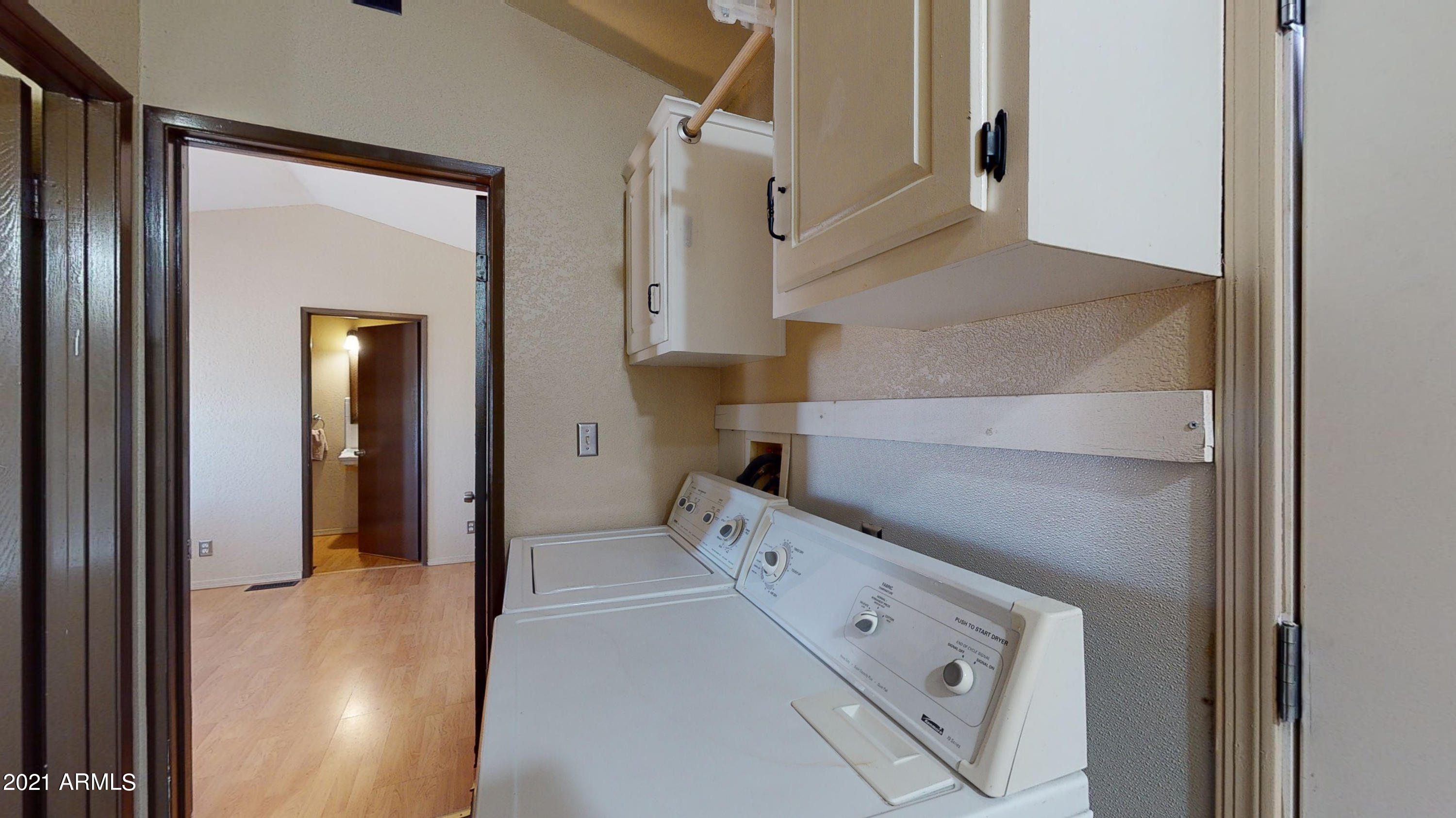 696 North Warren Road Benson, AZ 85602 - Photo 26 of 31 Laundry