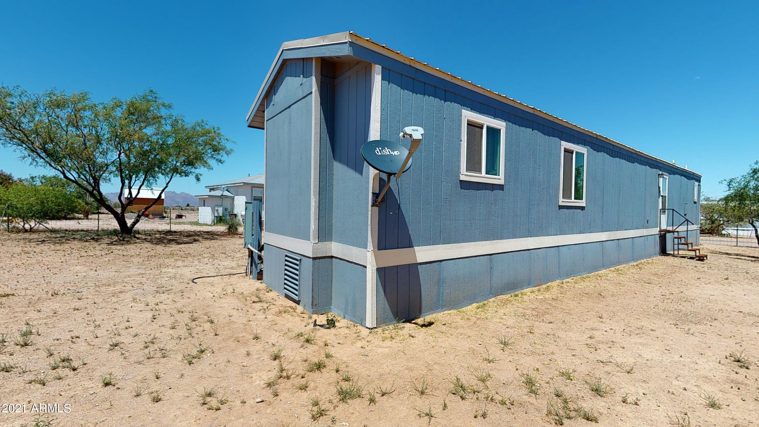 696 North Warren Road Benson, AZ 85602 - Photo 5 of 31 Southwest corner of home