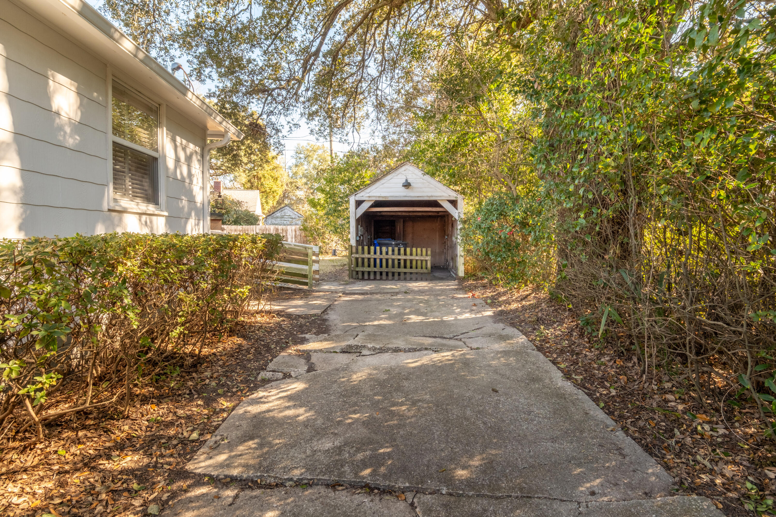 4806 Berckman Road North Charleston, SC 29405 - Photo 18 of 25 4806 Berckman Rd_Eterna_Media-16