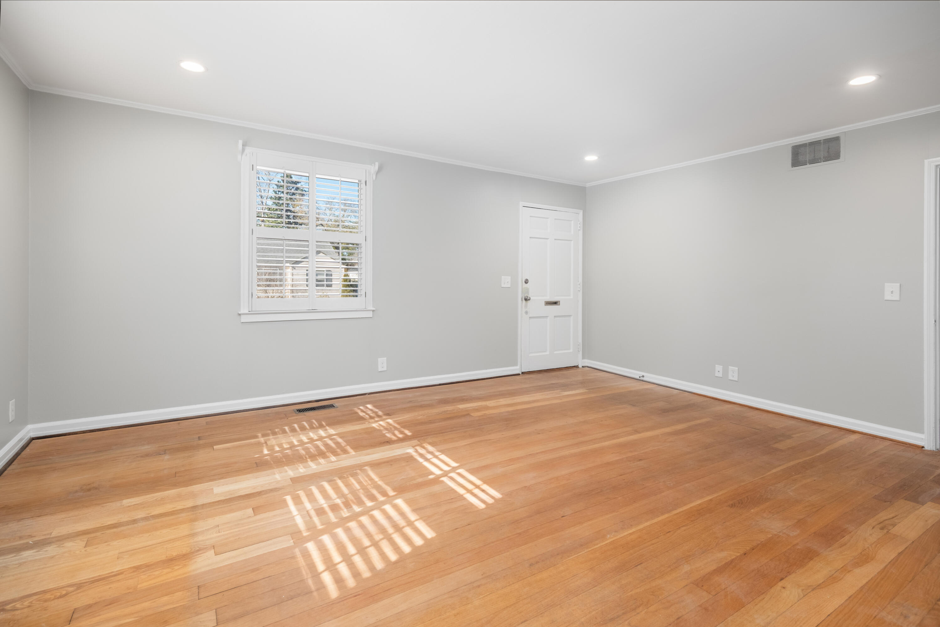4806 Berckman Road North Charleston, SC 29405 - Photo 8 of 25 4806 Berckman Rd_Eterna_Media-7