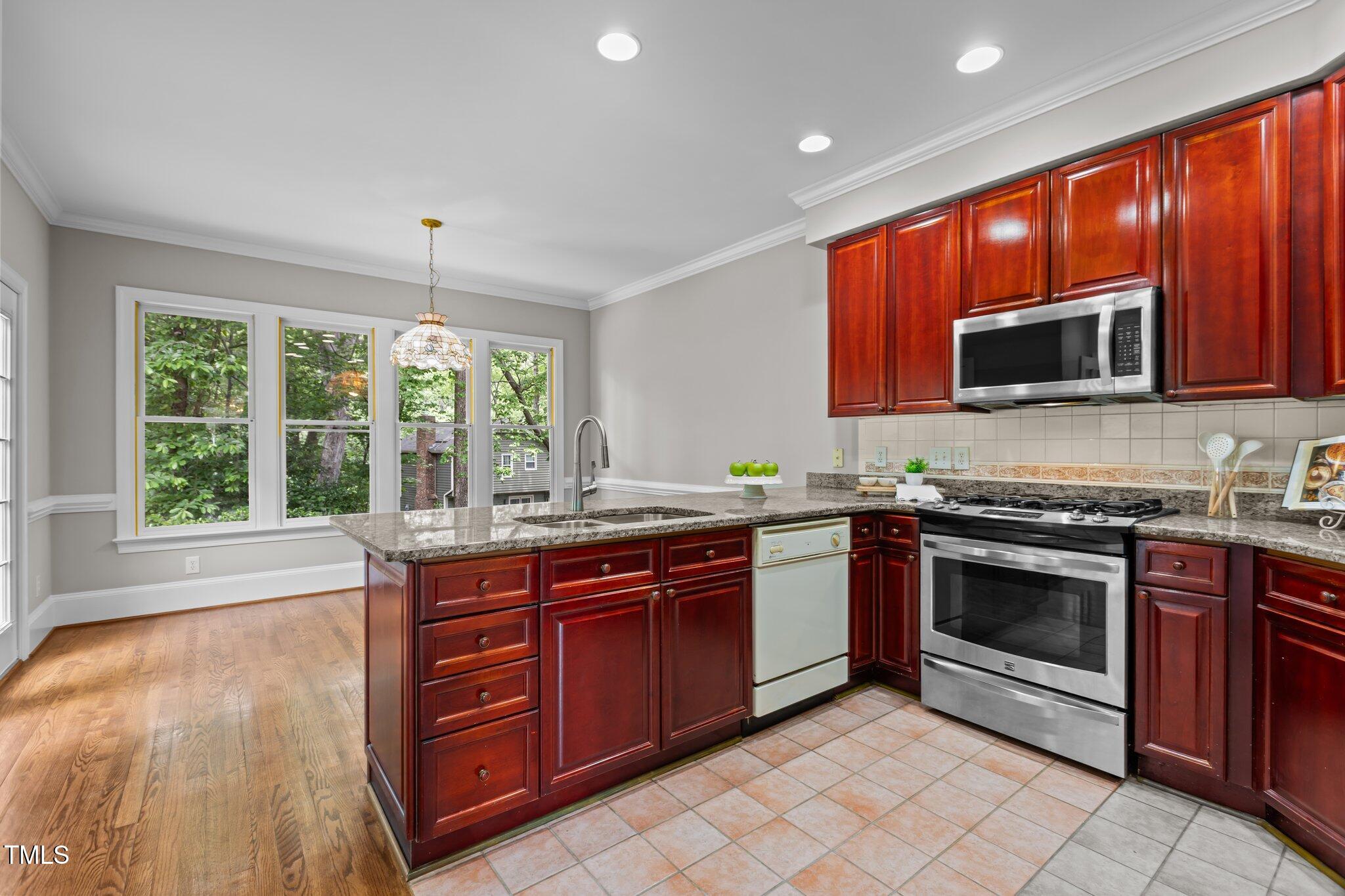6728 Pointe Vista Circle Raleigh, NC 27615 - Photo 12 of 40 16-web-or-mls-2N6A2483