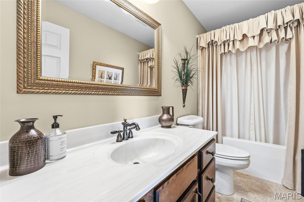 5004 Castlegate Lane Godfrey, IL 62035 - Photo 23 of 37