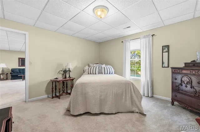 $325,000 | 5004 Castlegate Lane, Godfrey, IL 62035